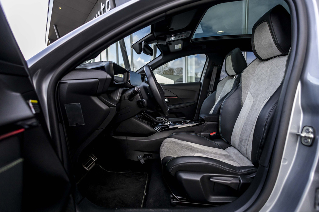 Peugeot e-208 (J360NN) met abonnement