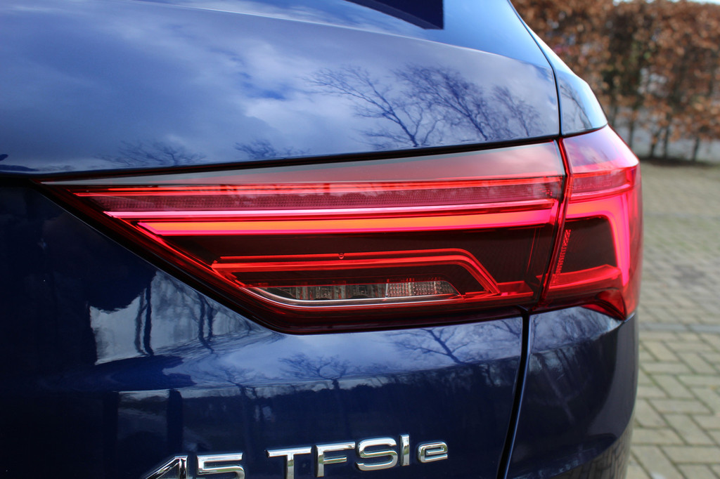 Audi Q3 (JKL17F) met abonnement