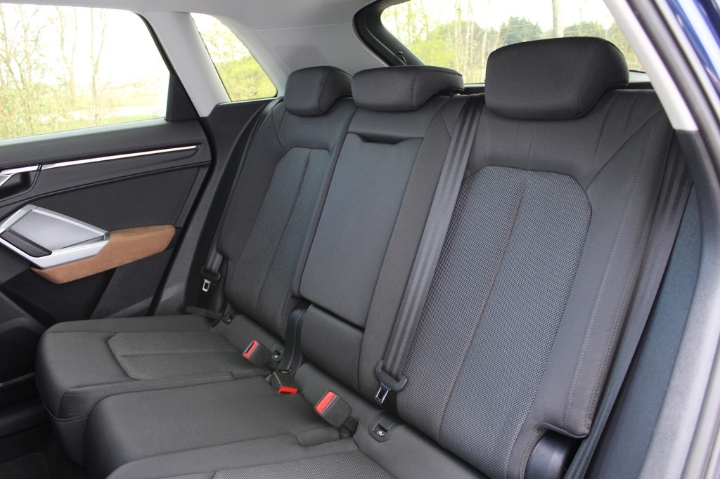 Audi Q3 (JKL17F) met abonnement