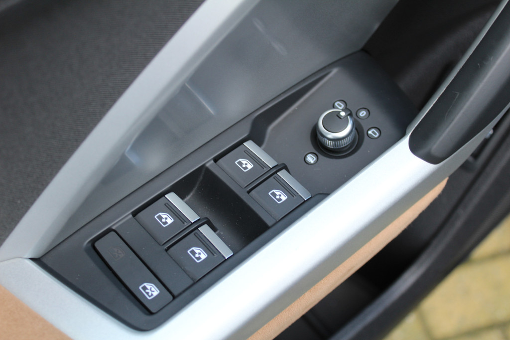 Audi Q3 (JKL17F) met abonnement