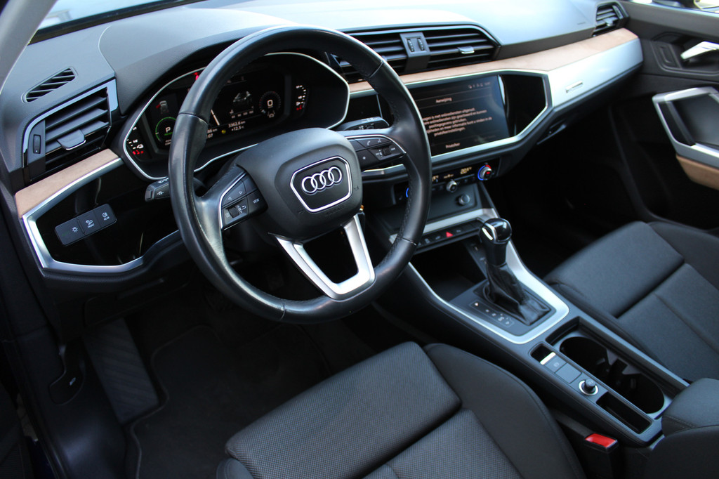 Audi Q3 (JKL17F) met abonnement