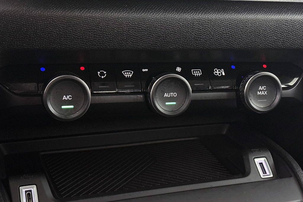 Citroën Ë-C4 (Z341RJ) met abonnement