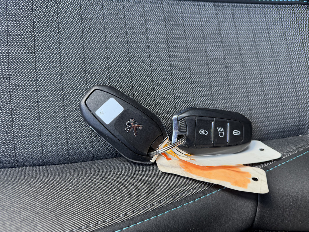 Peugeot e-208 (S883LZ) met abonnement