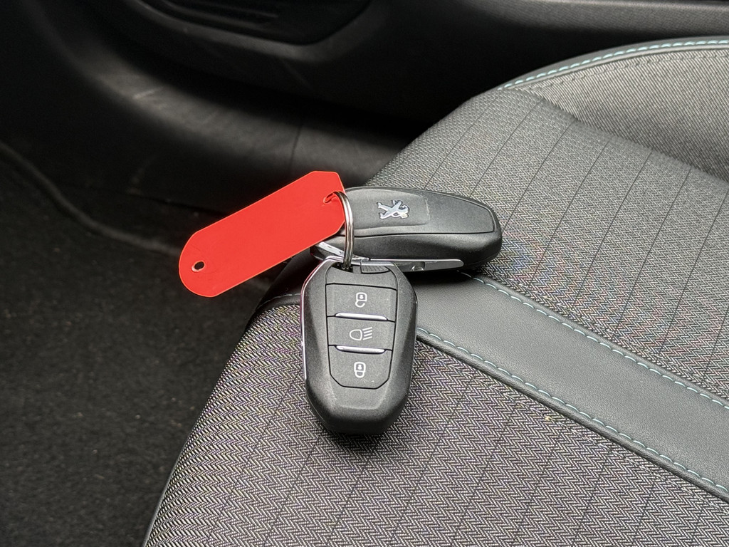 Peugeot e-208 (S883LZ) met abonnement