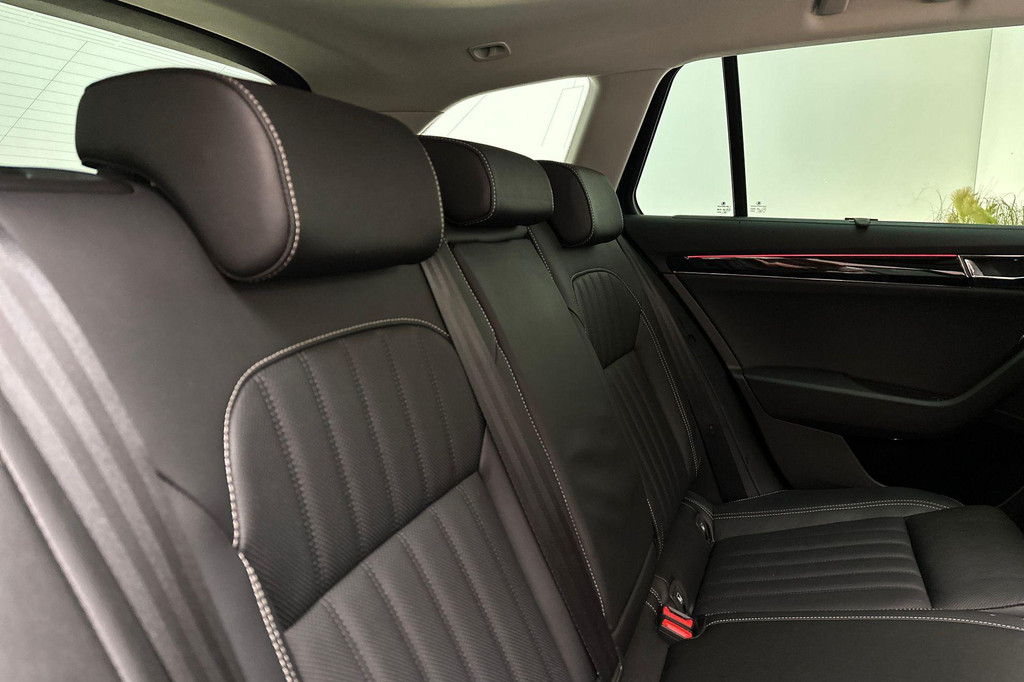 ŠKODA Superb (KDH16F) met abonnement