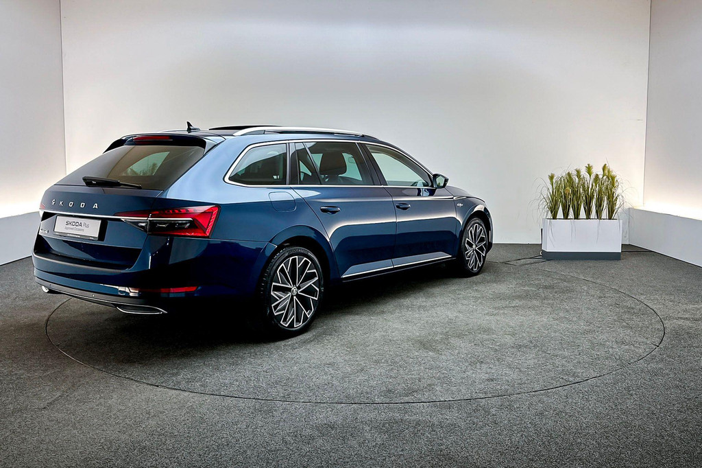ŠKODA Superb (KDH16F) met abonnement