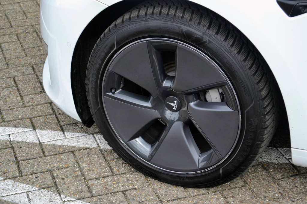 Tesla Model 3 AWD (K928FS) met abonnement