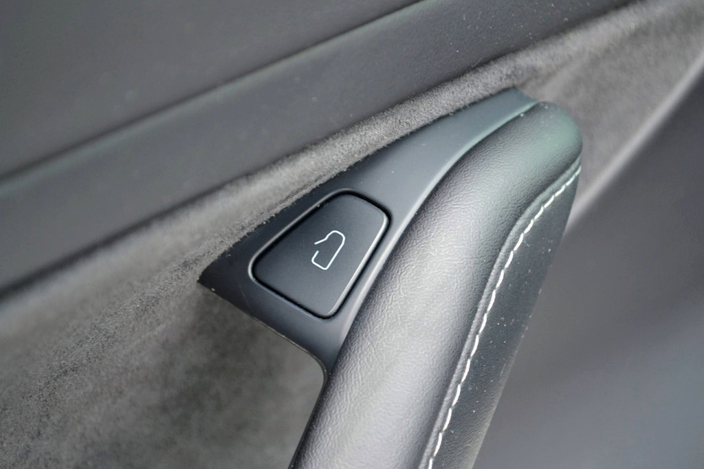 Tesla Model 3 AWD (K928FS) met abonnement