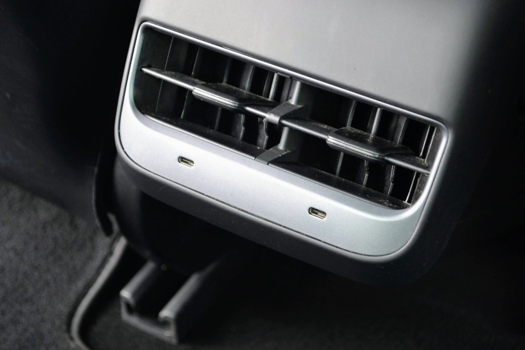 Tesla Model 3 AWD (K928FS) met abonnement