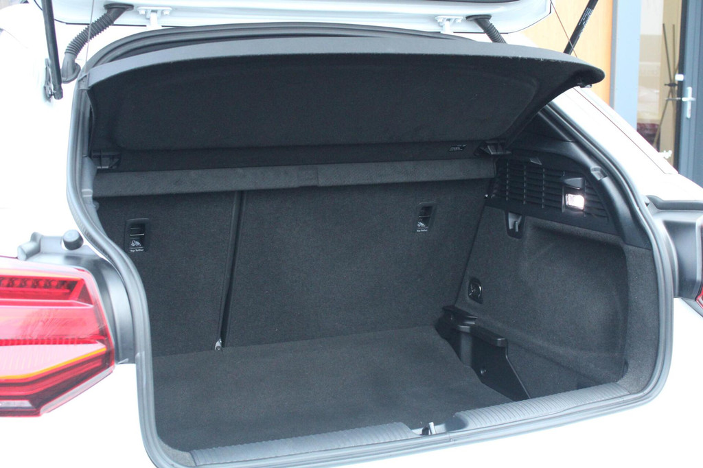 Audi Q2 (L067KP) met abonnement