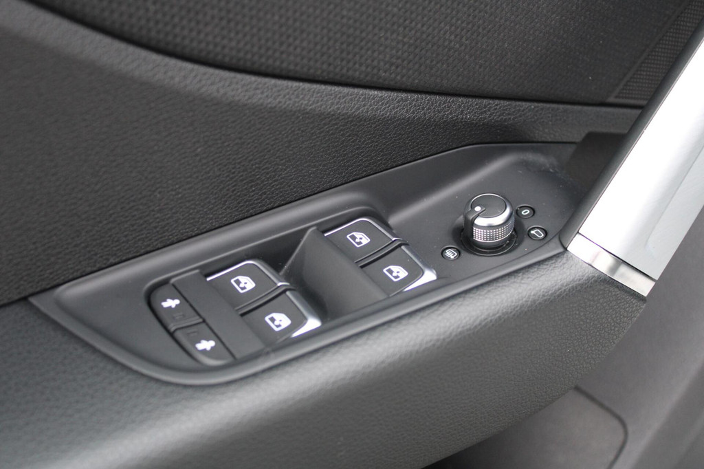 Audi Q2 (L067KP) met abonnement