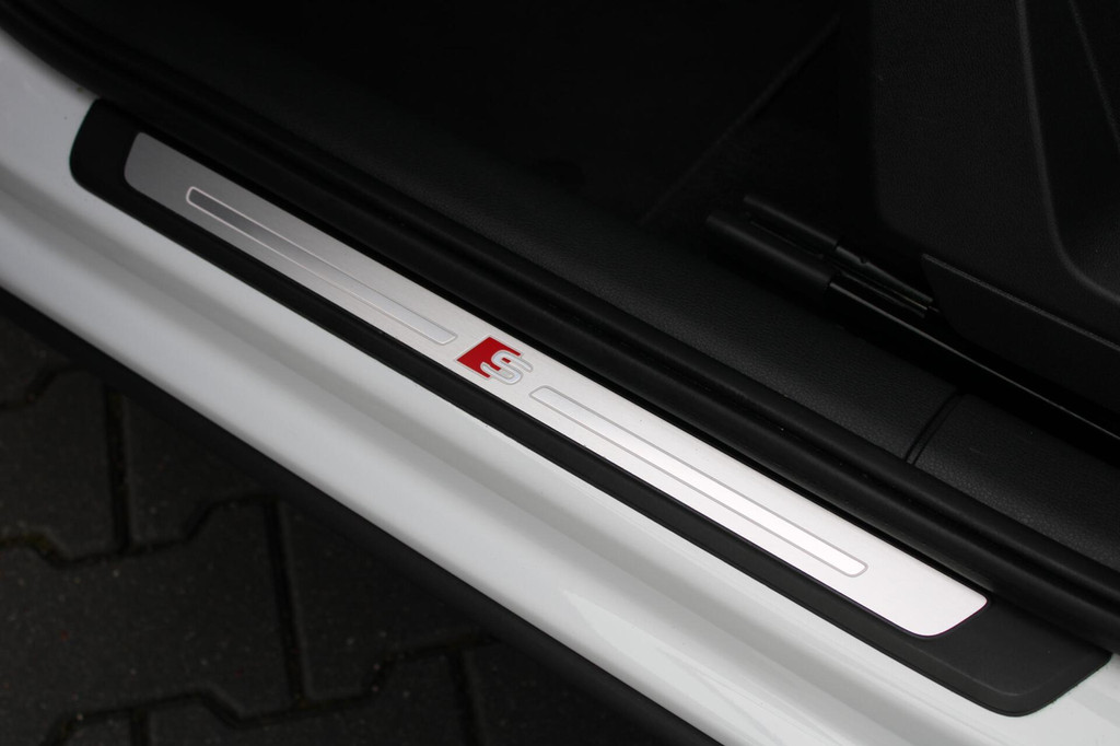 Audi Q2 (L067KP) met abonnement