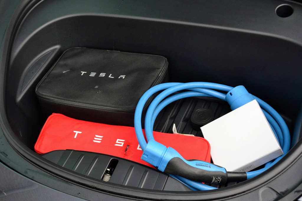 Tesla Model 3 AWD (K959KN) met abonnement