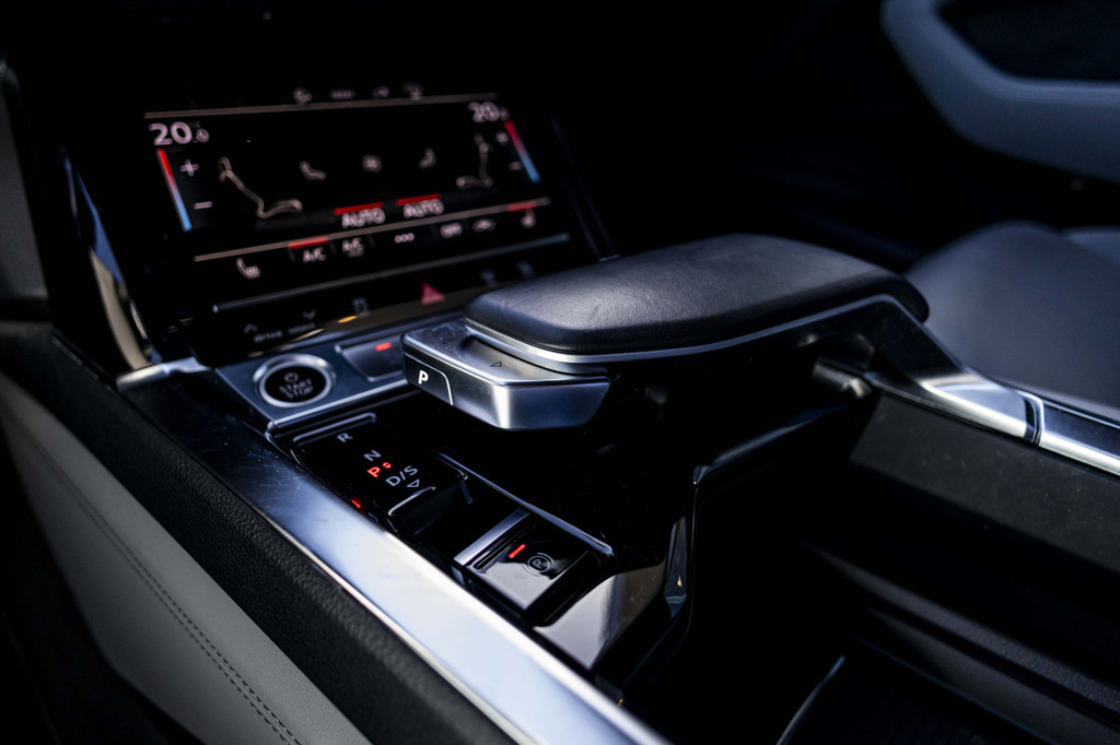 Audi e-tron (P815GD) met abonnement