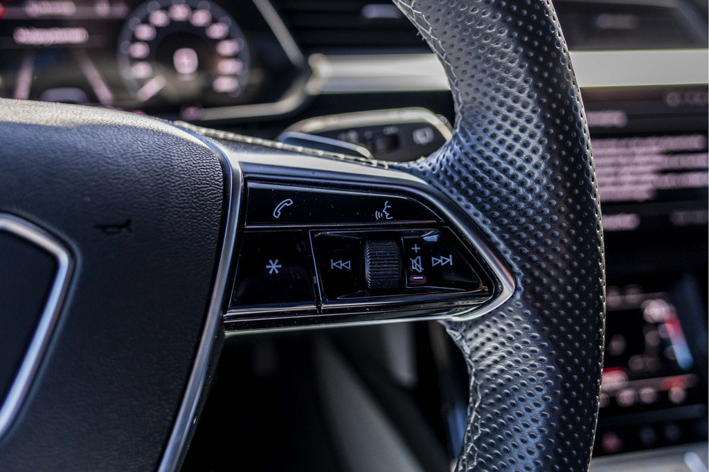 Audi e-tron (P815GD) met abonnement