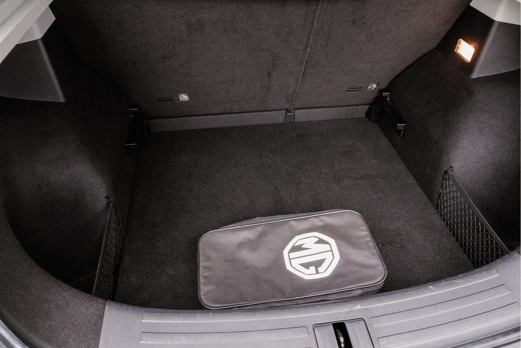 MG ZS-EV (L759GG) met abonnement