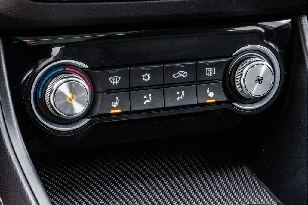 MG ZS-EV (L759GG) met abonnement