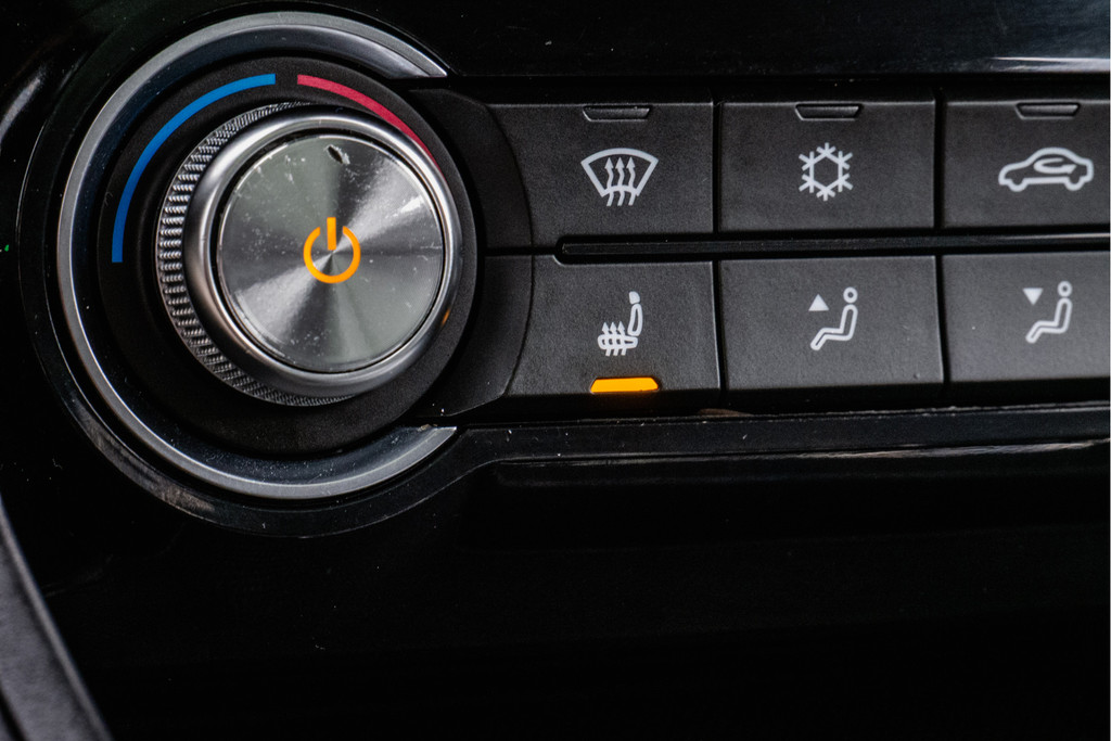 MG ZS-EV (L759GG) met abonnement