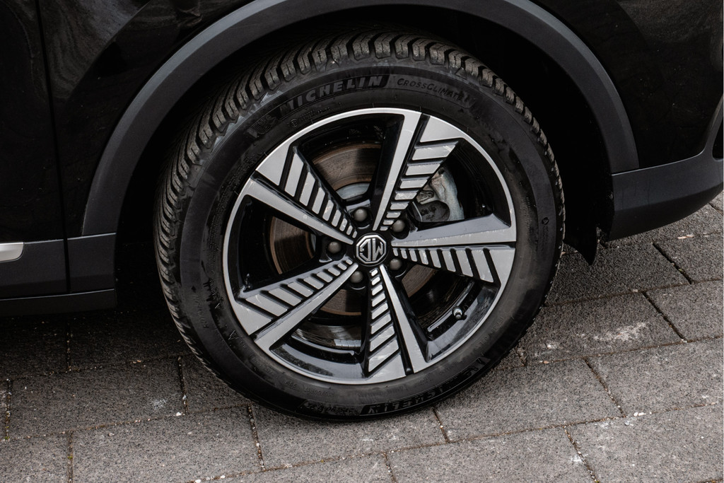 MG ZS-EV (L759GG) met abonnement