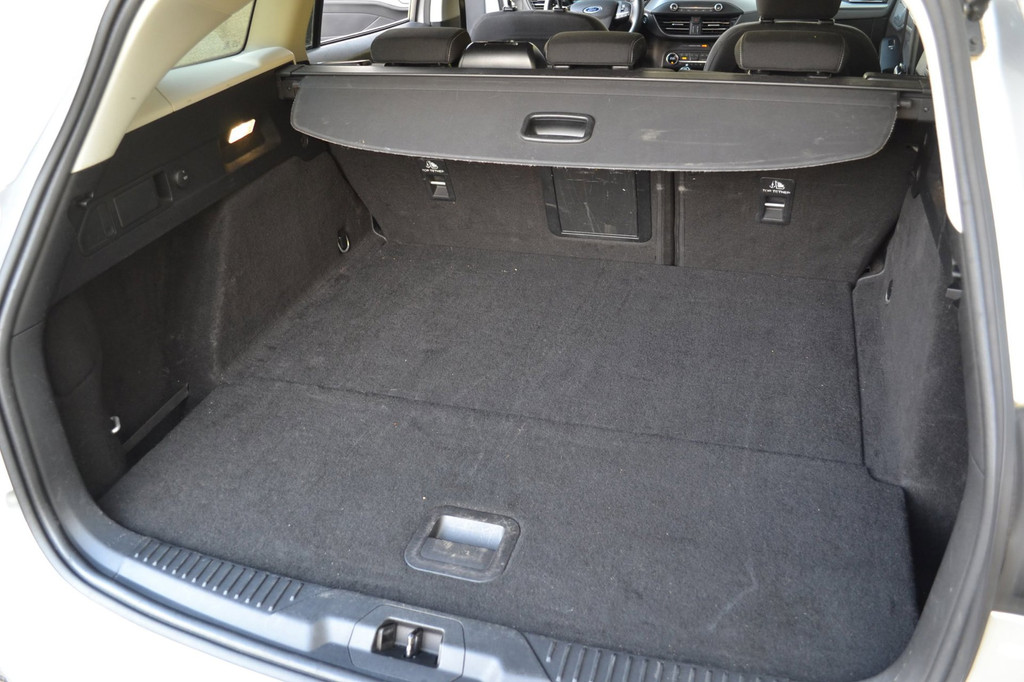 Ford FOCUS Wagon (P695ZJ) met abonnement