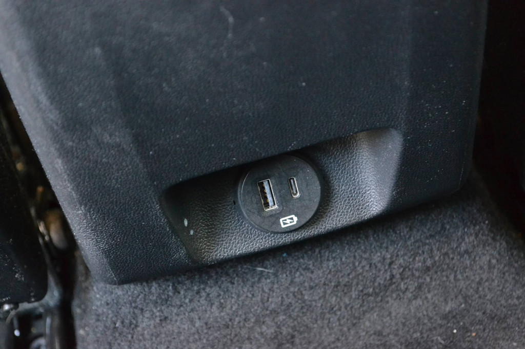 Ford FOCUS Wagon (P695ZJ) met abonnement