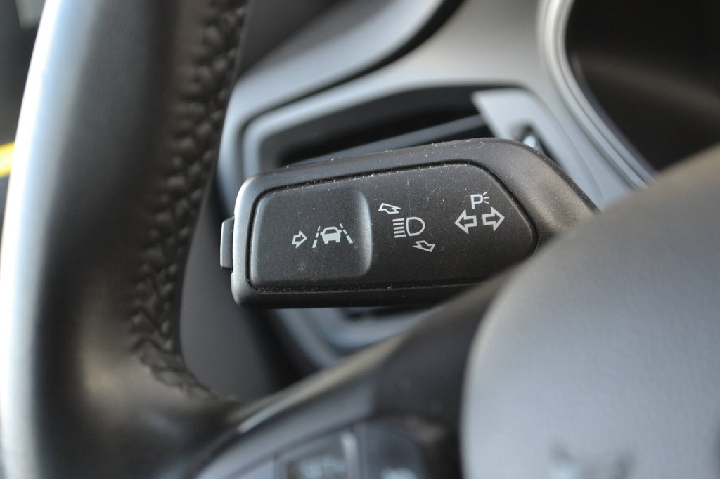 Ford FOCUS Wagon (P695ZJ) met abonnement