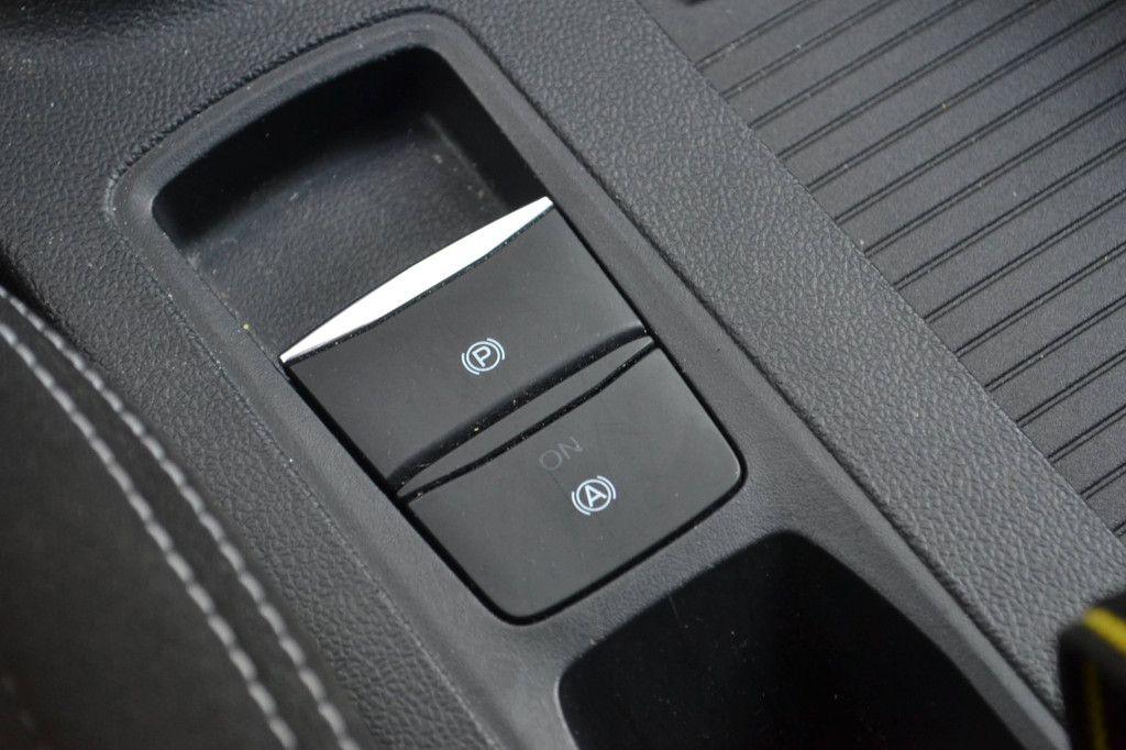 Ford FOCUS Wagon (P695ZJ) met abonnement