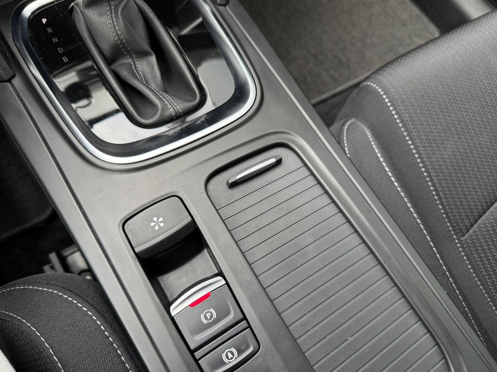 Renault MEGANE Estate (R592FF) met abonnement