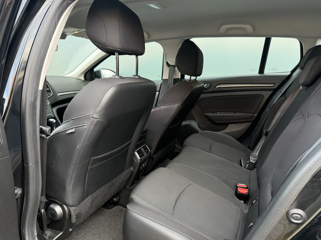 Renault MEGANE Estate (R592FF) met abonnement