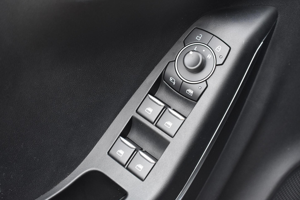 Ford Puma (R831LG) met abonnement