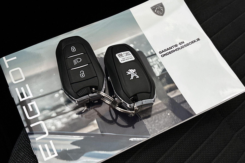 Peugeot e-208 (T865SK) met abonnement
