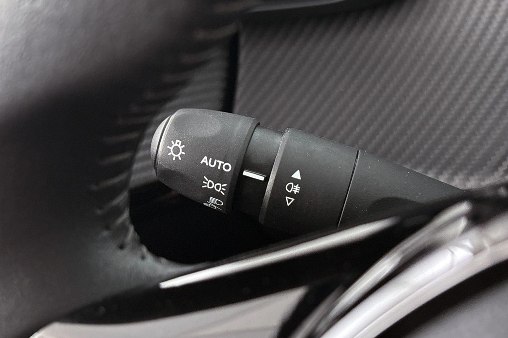 Peugeot e-208 (T865SK) met abonnement