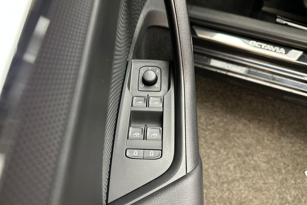 ŠKODA Octavia (L004BG) met abonnement