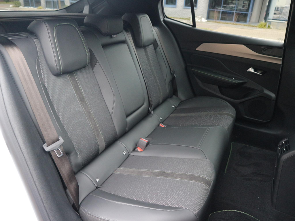 Peugeot 408 (JSN38F) met abonnement