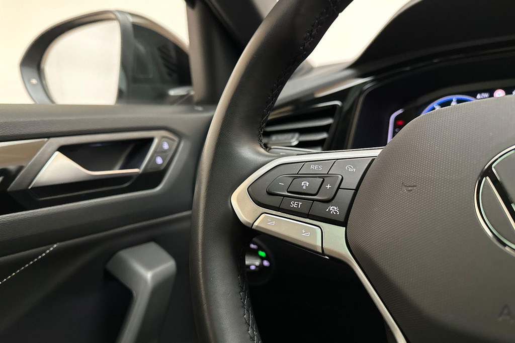 Volkswagen T-Roc (KFJ53G) met abonnement