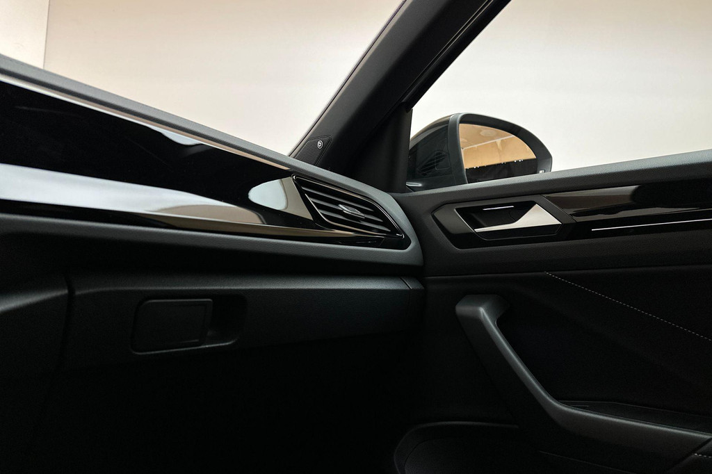 Volkswagen T-Roc (KFJ53G) met abonnement