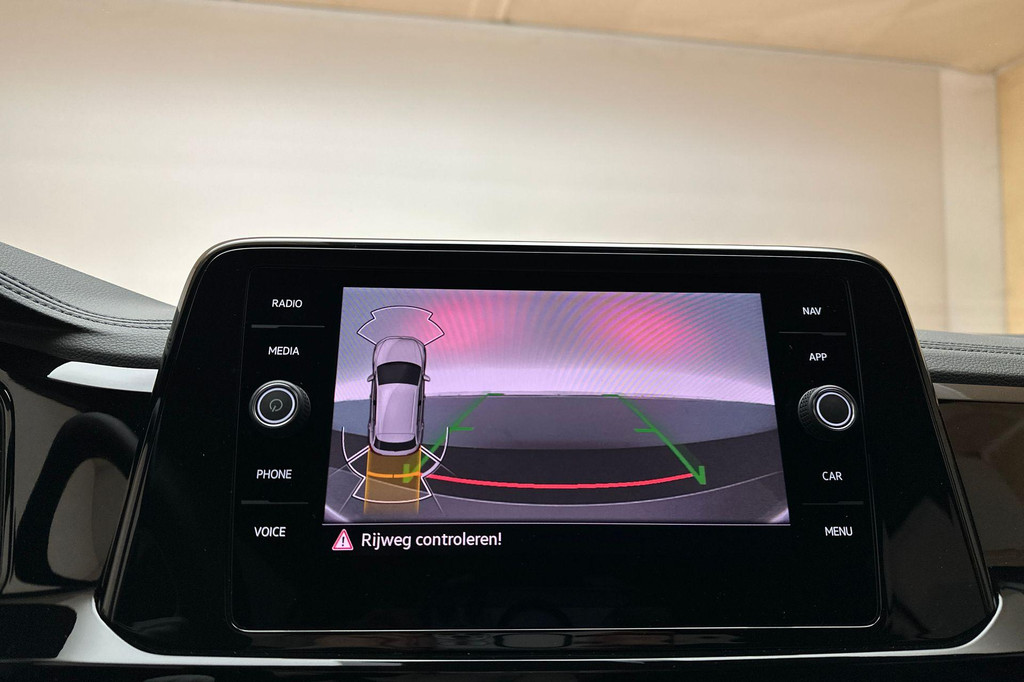 Volkswagen T-Roc (KFJ53G) met abonnement