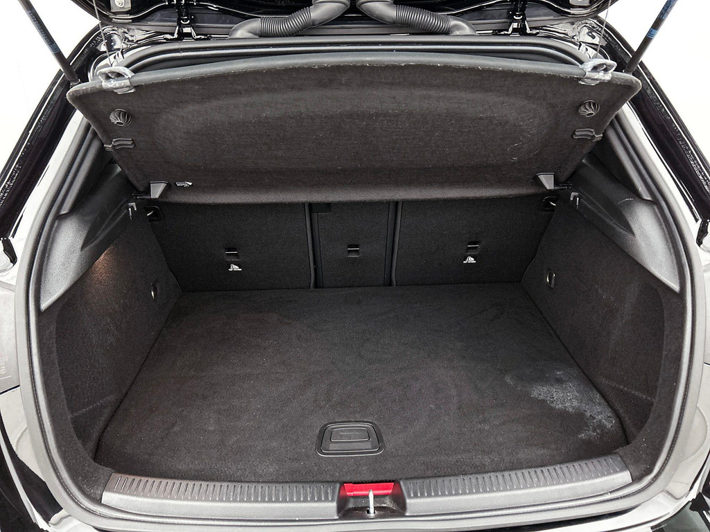 Mercedes-Benz A-Klasse (KFJ81V) met abonnement