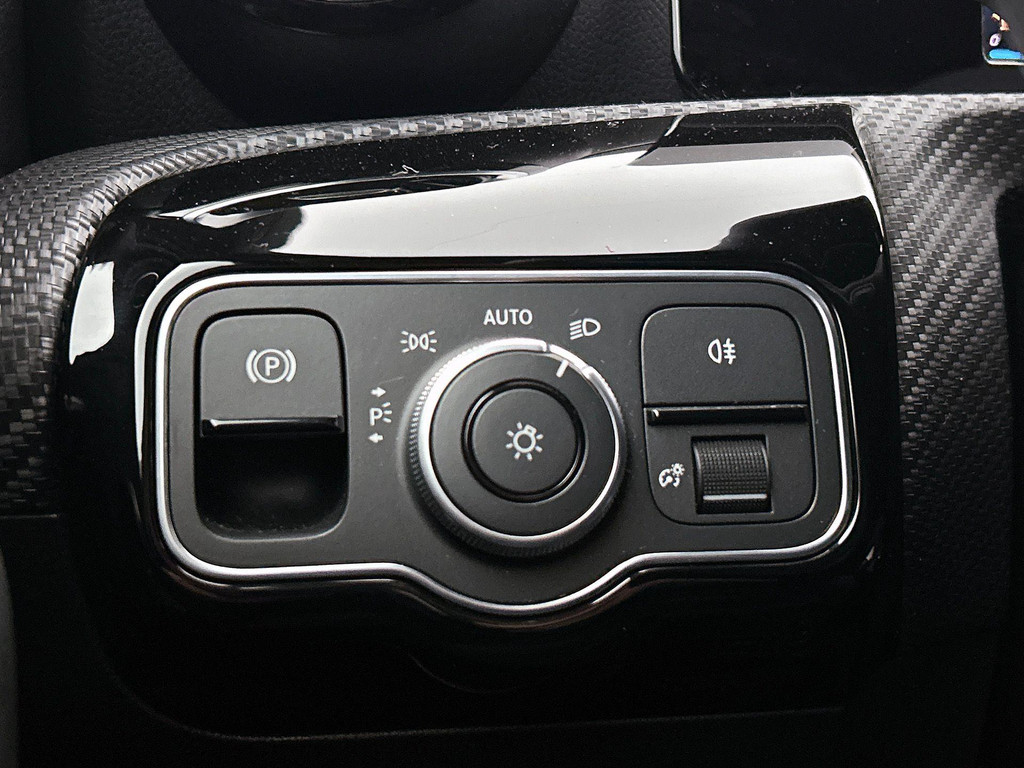 Mercedes-Benz A-Klasse (KFJ81V) met abonnement