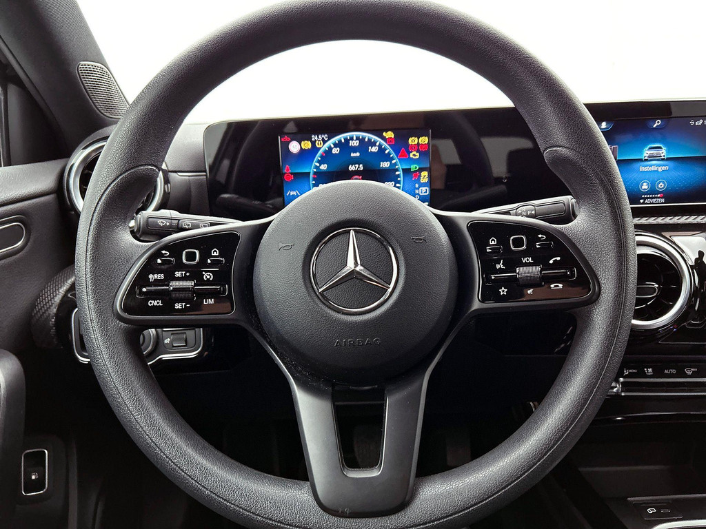 Mercedes-Benz A-Klasse (KFJ81V) met abonnement