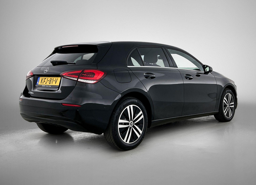 Mercedes-Benz A-Klasse (KFJ81V) met abonnement