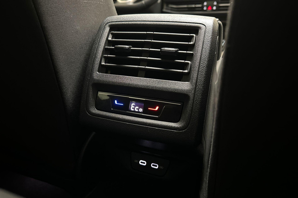 Volkswagen Golf (R560BS) met abonnement