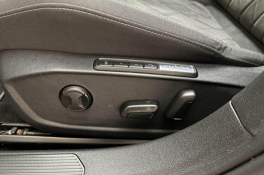 Volkswagen Golf (R560BS) met abonnement