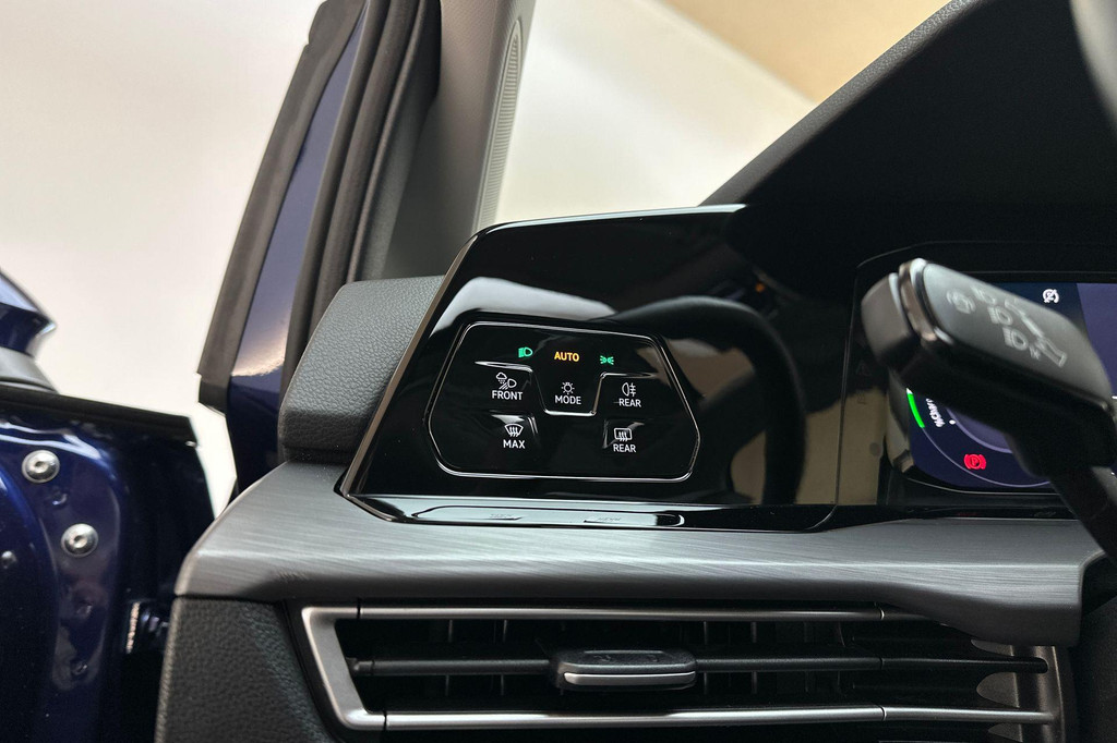 Volkswagen Golf (R560BS) met abonnement