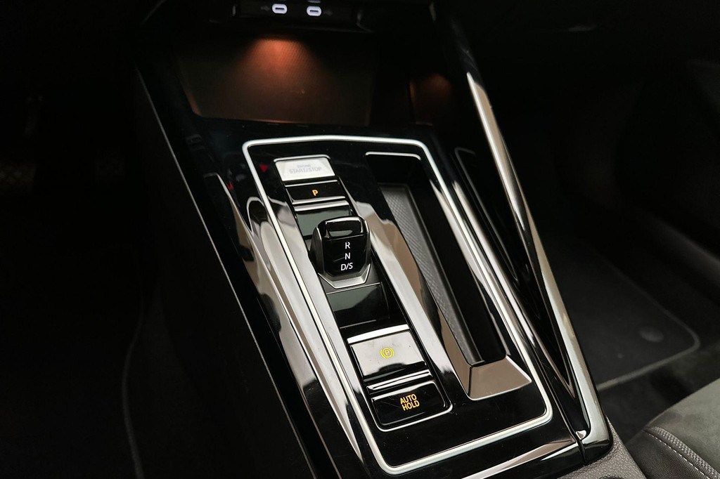 Volkswagen Golf (R560BS) met abonnement