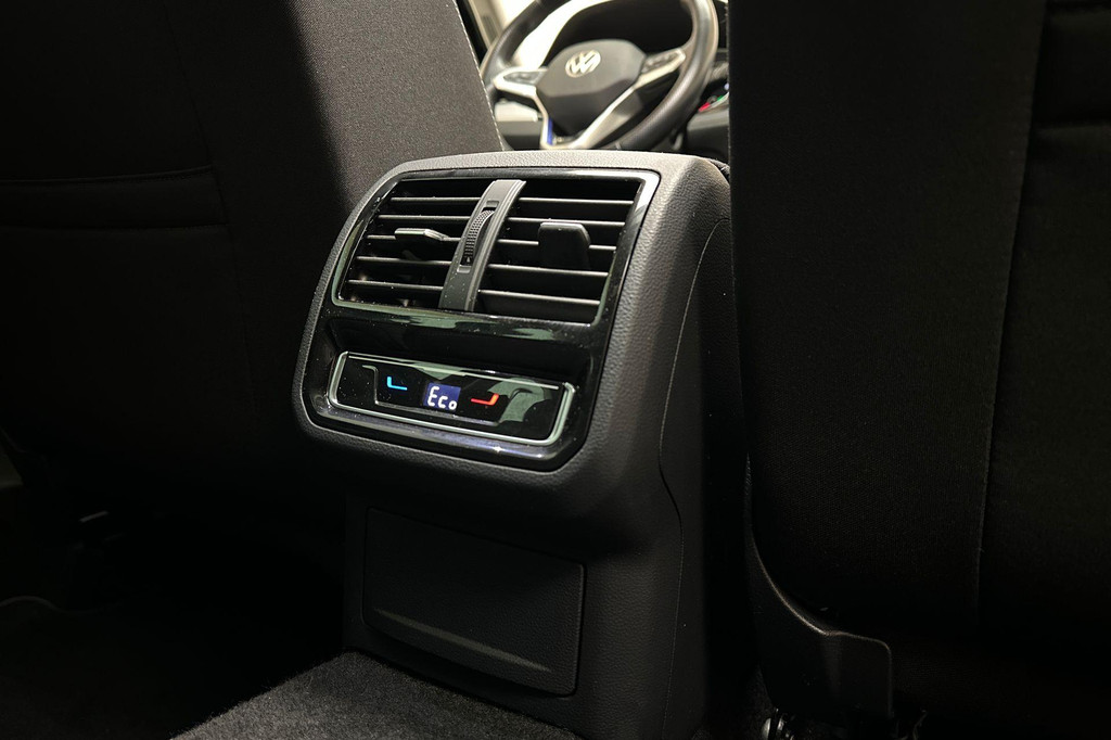 Volkswagen Passat (KDB15P) met abonnement