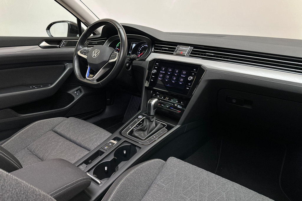 Volkswagen Passat (KDB15P) met abonnement