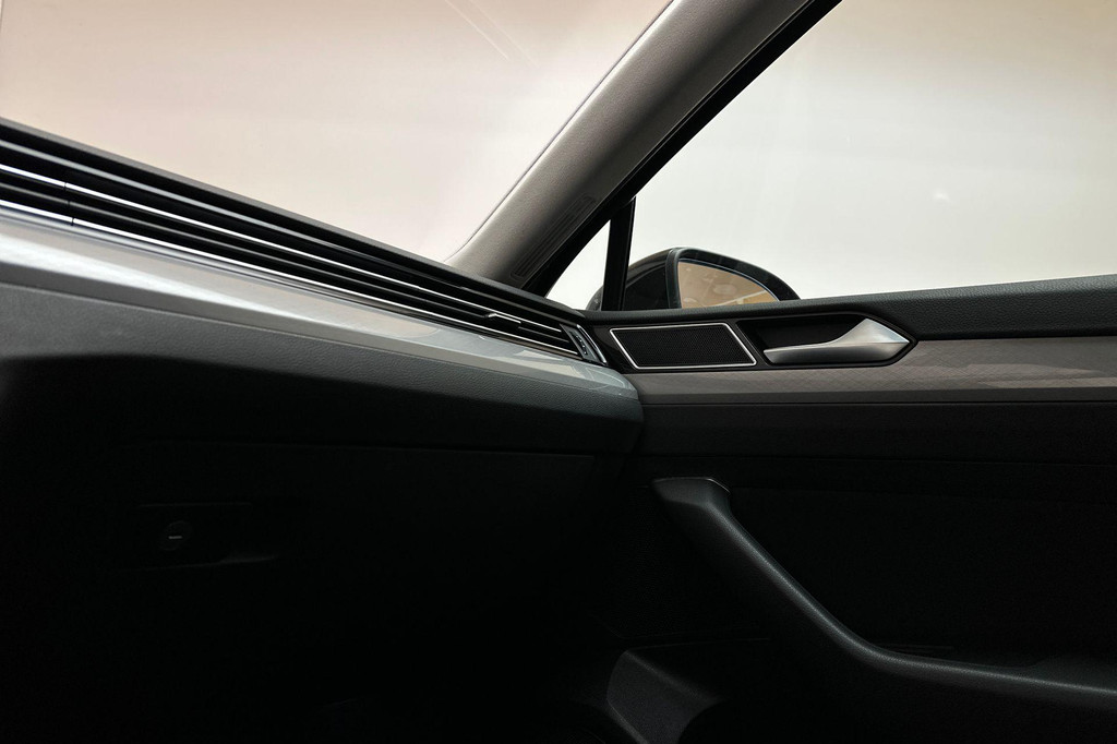 Volkswagen Passat (KDB15P) met abonnement