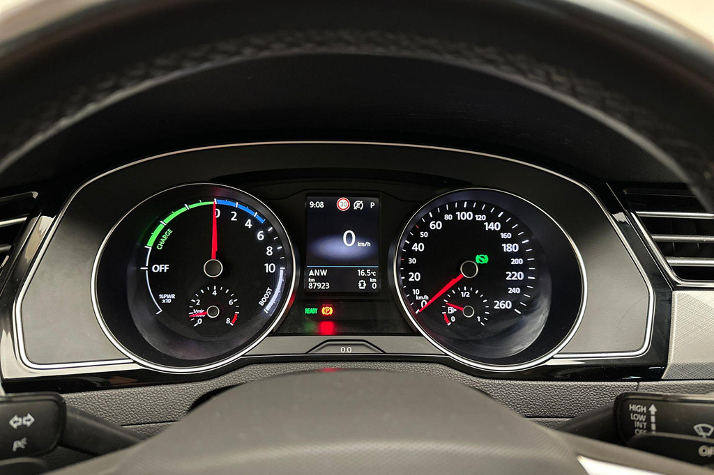 Volkswagen Passat (KDB15P) met abonnement