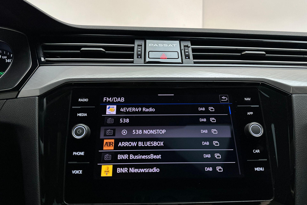 Volkswagen Passat (KDB15P) met abonnement